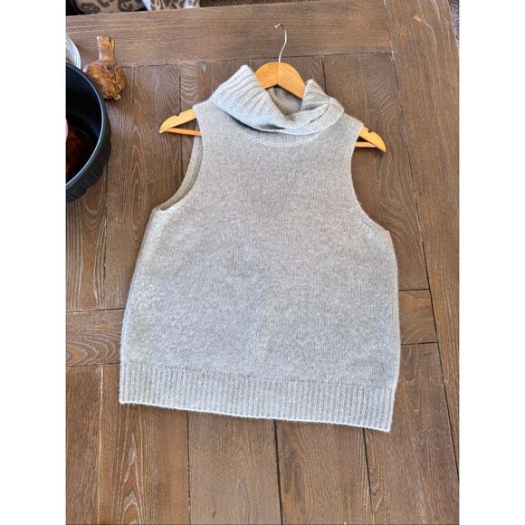 360 Cashmere Grey Turtleneck Tank Open Back Size Medium - Picture 3 of 8